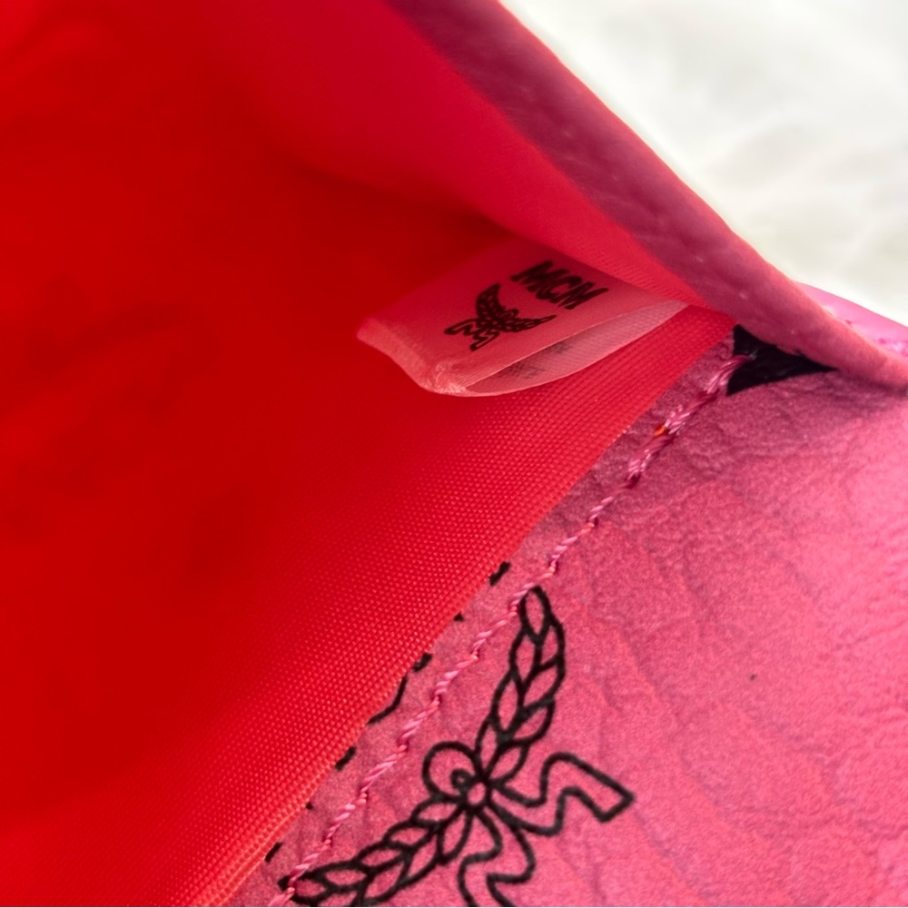 MCM Visetos Leather Envelope Clutch in pink VIP Novelty GWP NEW - Picture 4 of 10